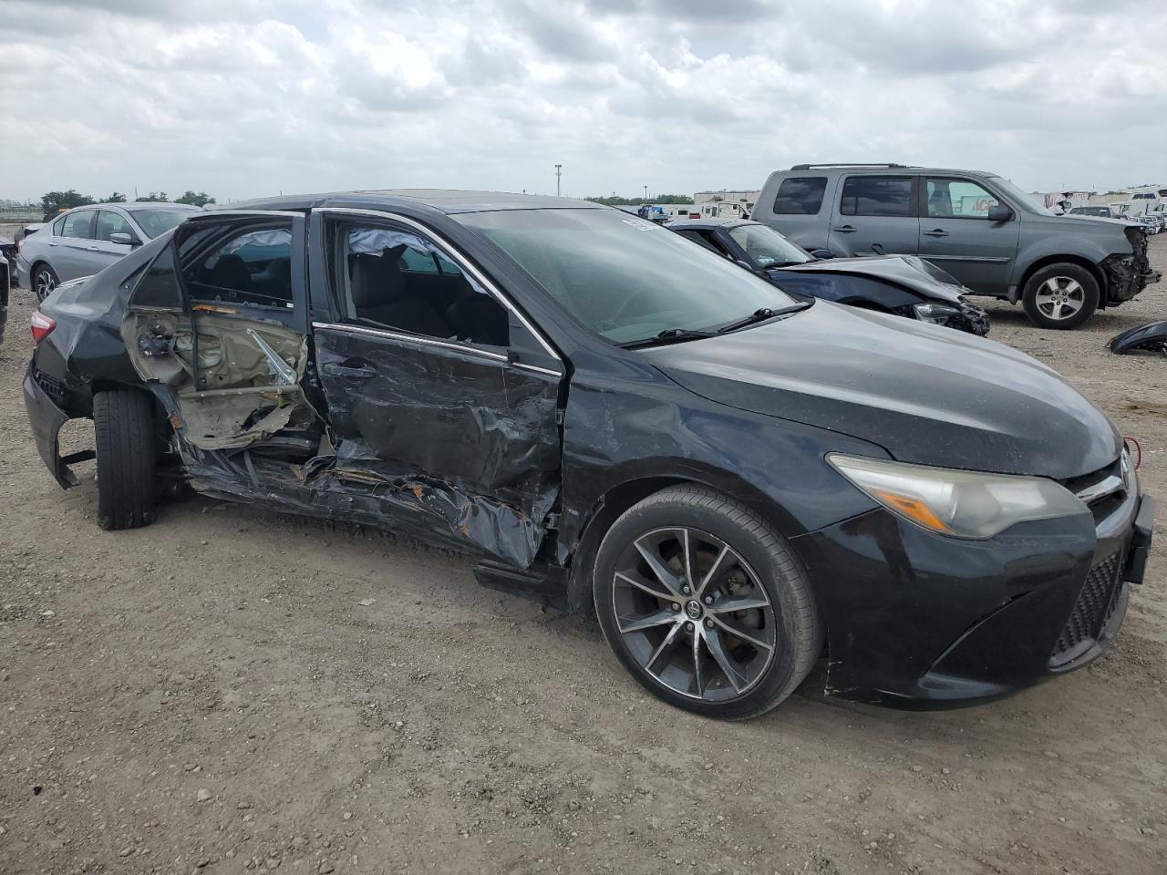 2017 Toyota Camry Le - Image 4