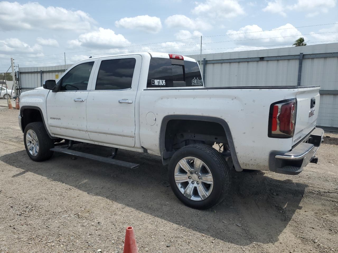 2017 GMC Sierra C1500 Slt - Image 2