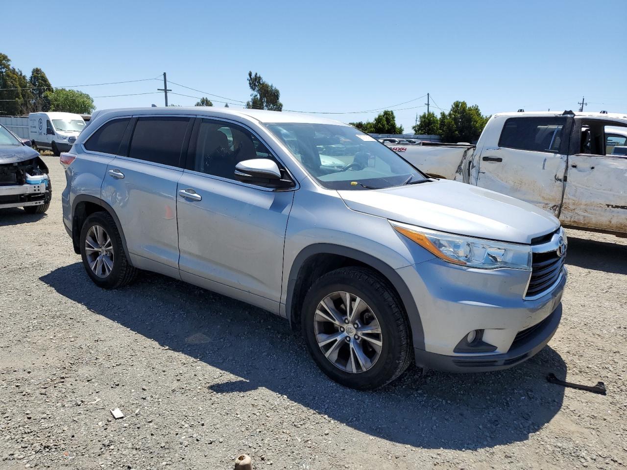 2015 Toyota Highlander Le - Фото 4