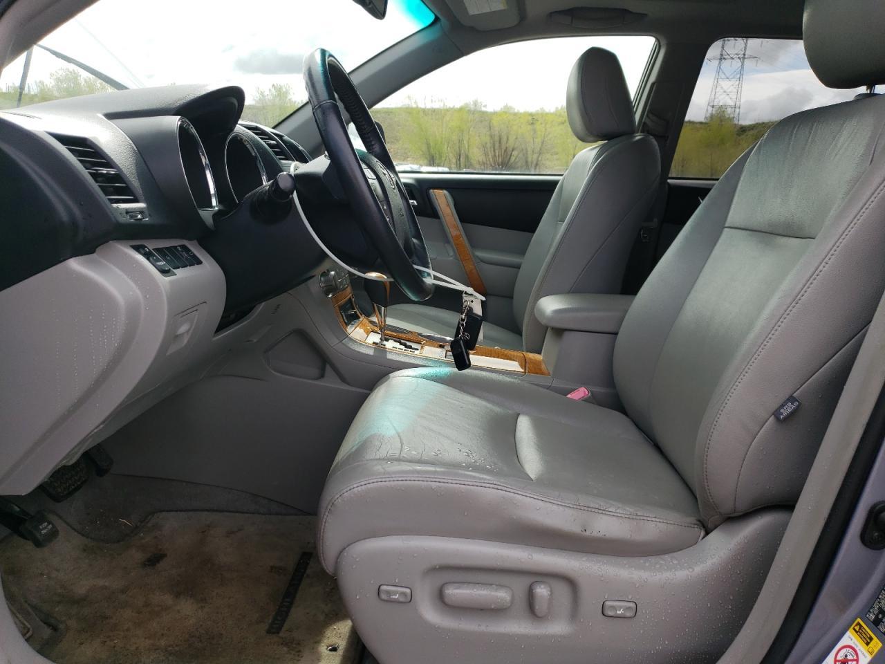 2010 Toyota Highlander Hybrid Limited - Image 7