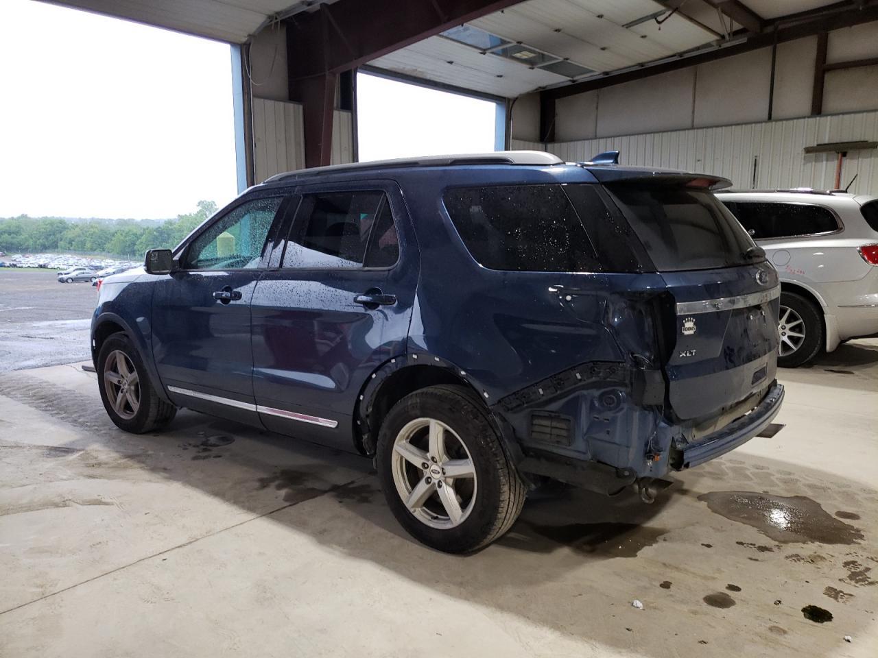 2017 Ford Explorer Xlt - Фото 2
