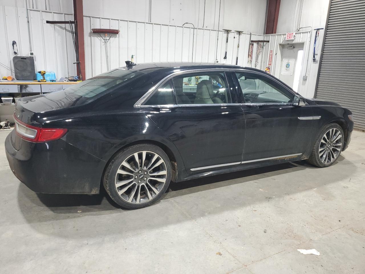 2018 Lincoln Continental Select - Фото 3