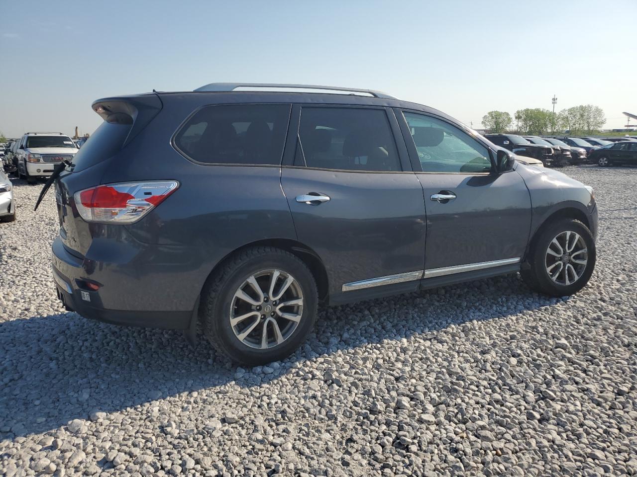 2013 Nissan Pathfinder S - Фото 3