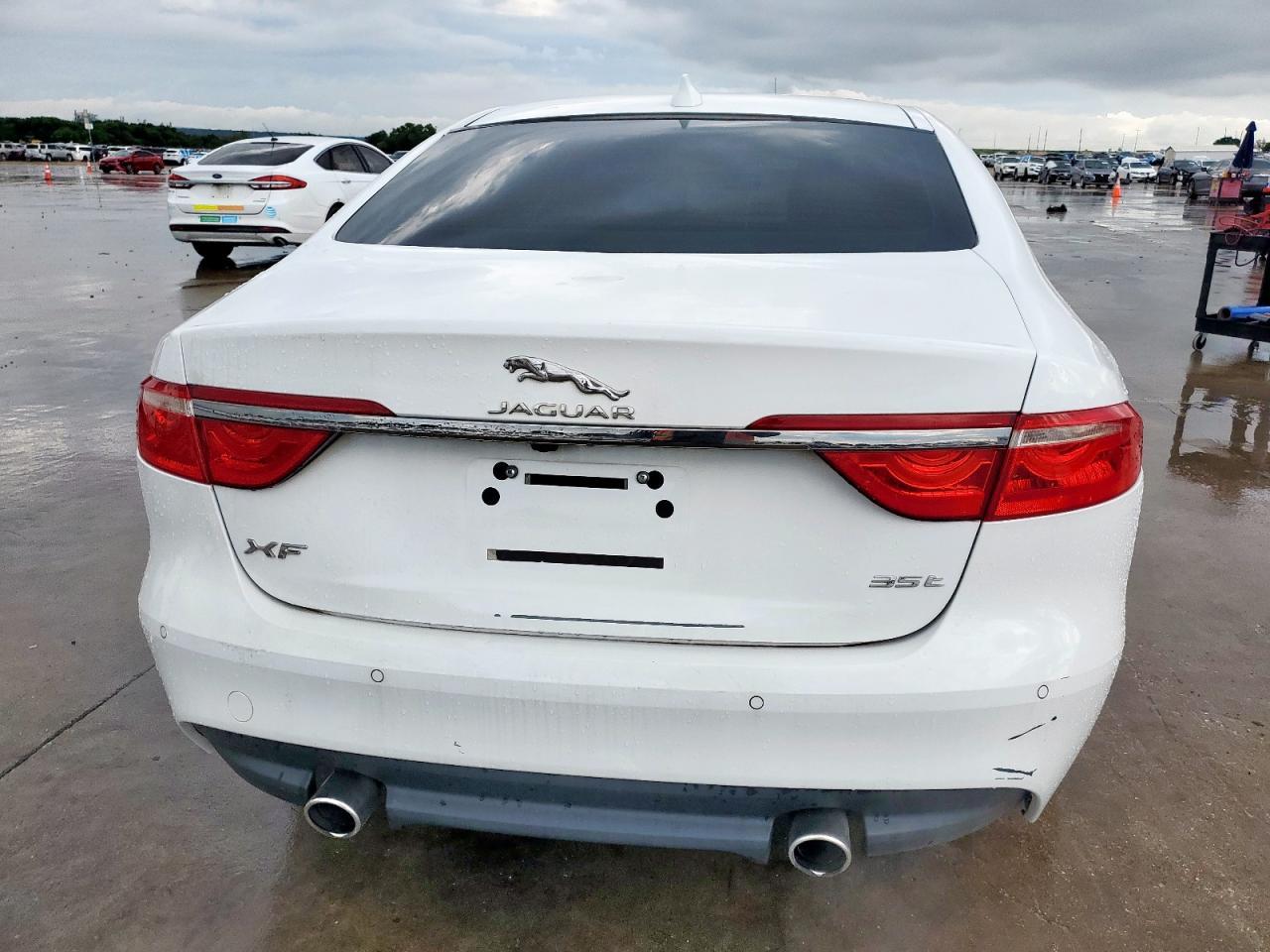 2016 Jaguar Xf Premium - Image 6
