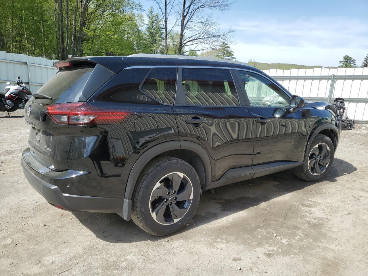 2024 Nissan Rogue Sv - Image 3