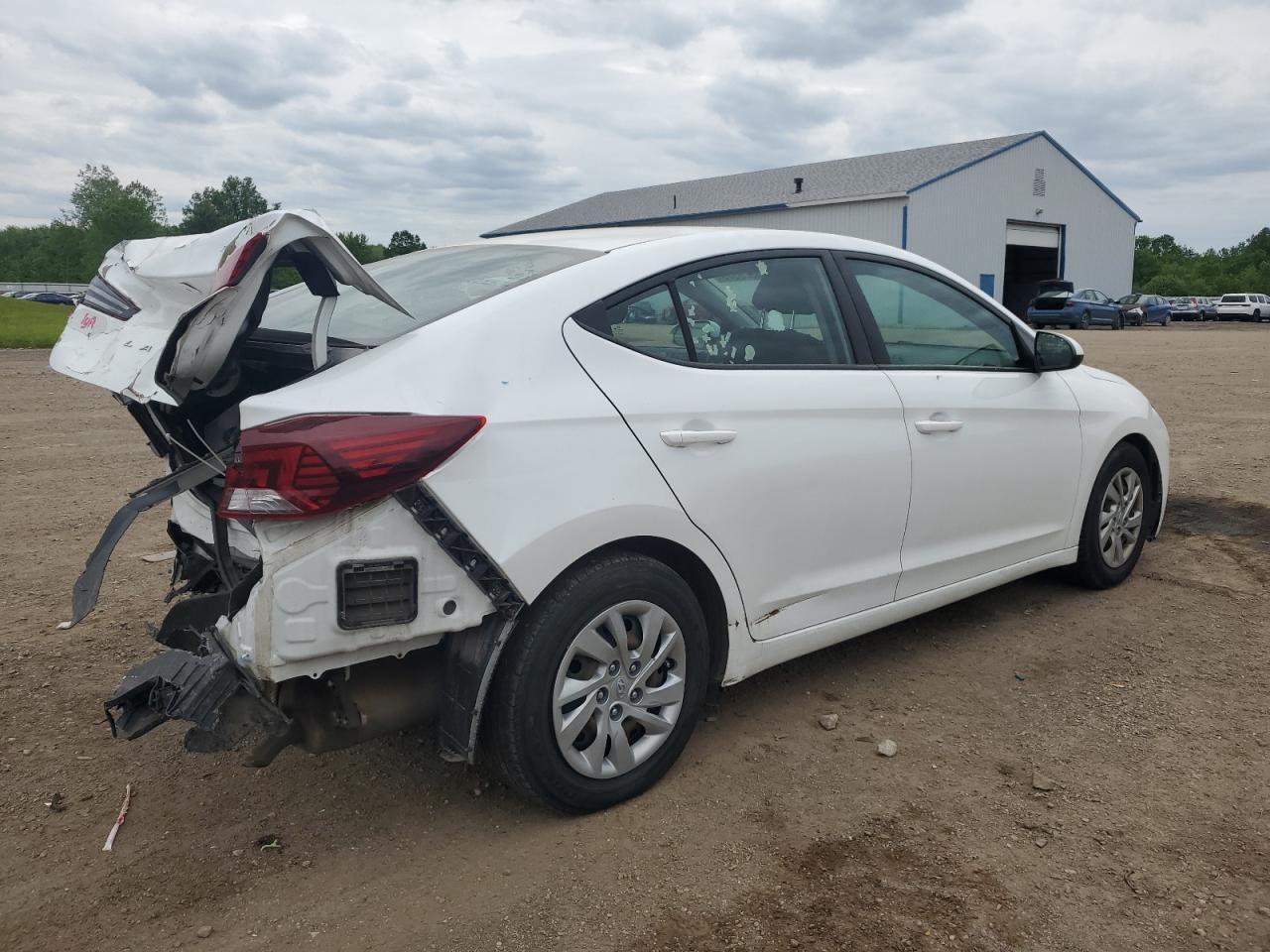 2019 Hyundai Elantra Se - Image 3