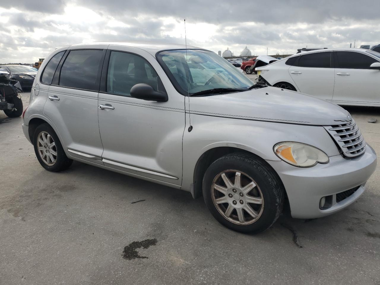 2010 Chrysler Pt Cruiser - Image 4