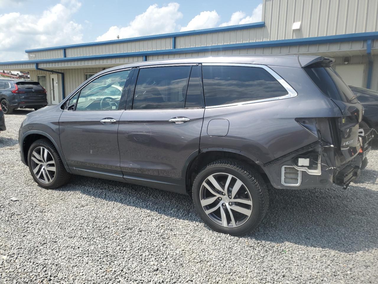 2018 Honda Pilot Elite - Фото 2