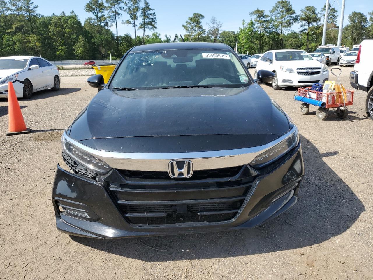 2018 Honda Accord Touring - Image 5