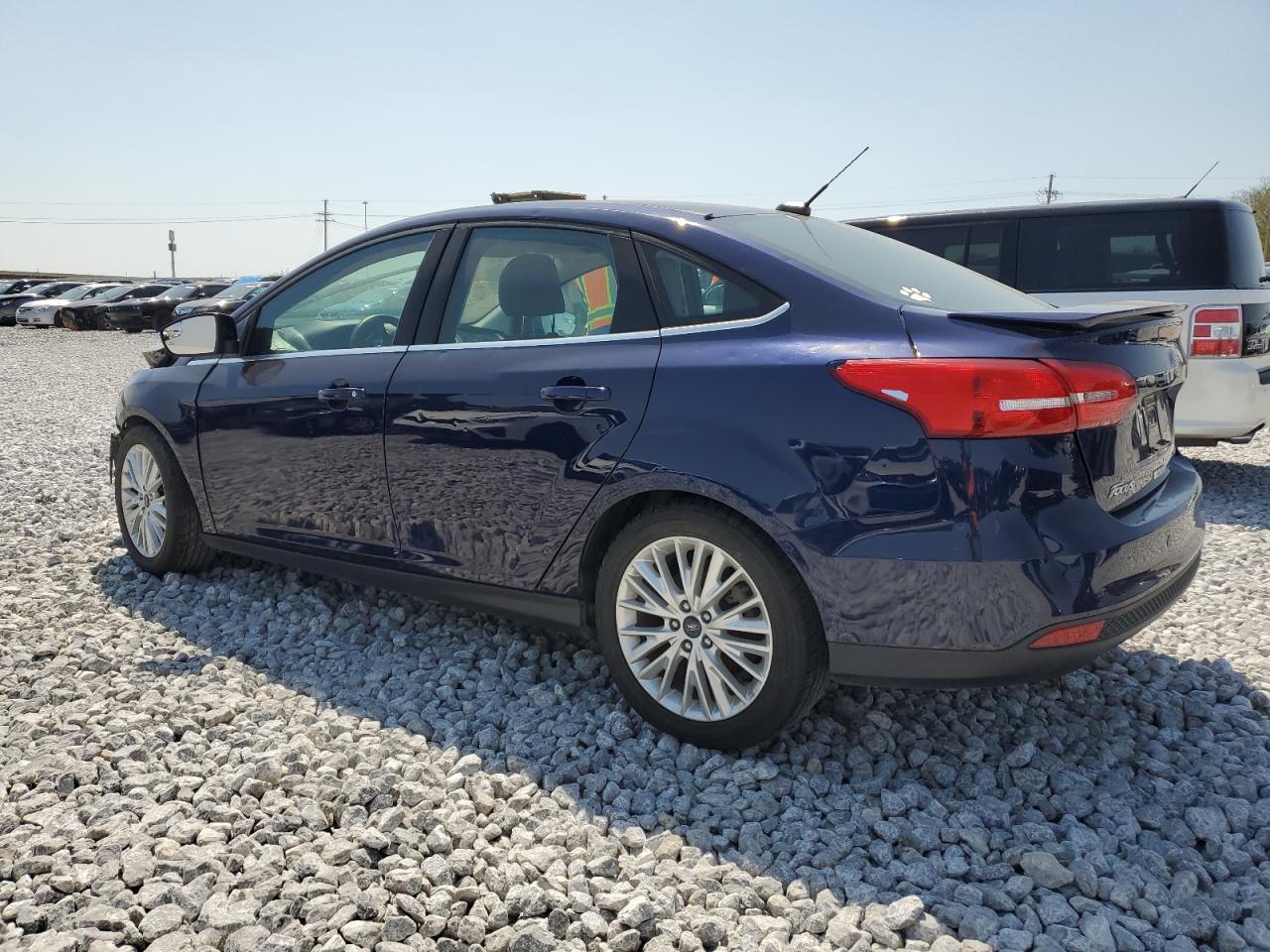 2017 Ford Focus Titanium - Фото 2
