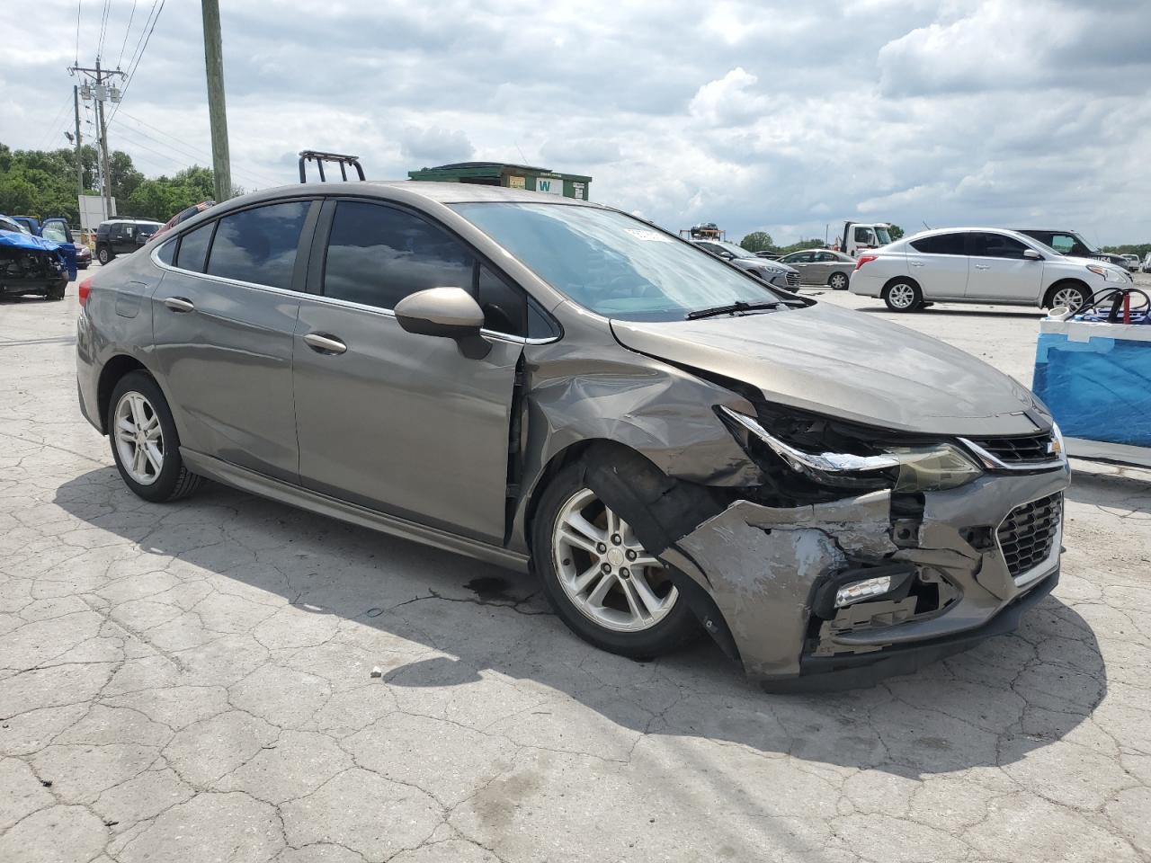2017 Chevrolet Cruze Lt - Image 4