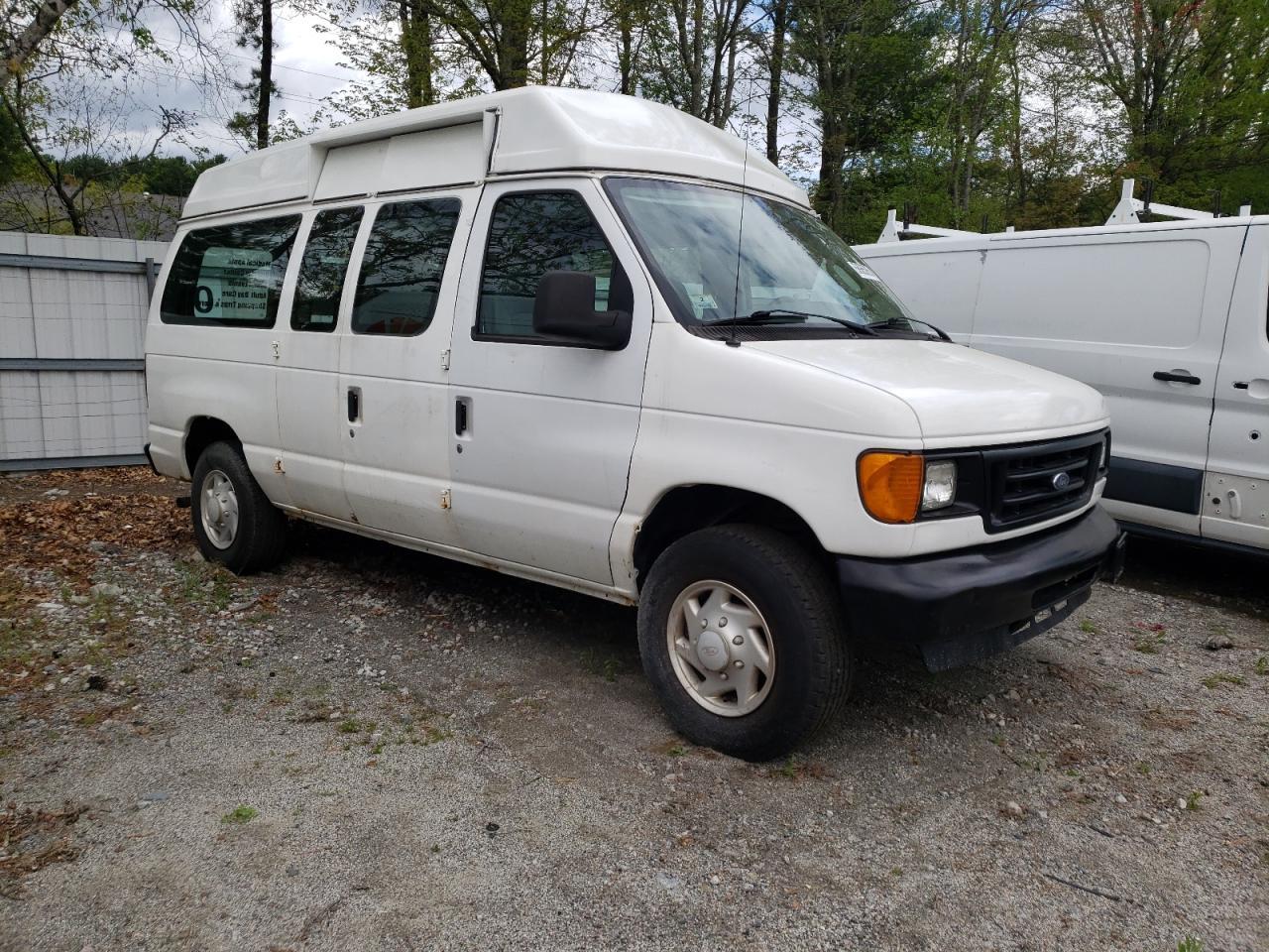 2007 Ford Econoline E250 Van - Фото 4