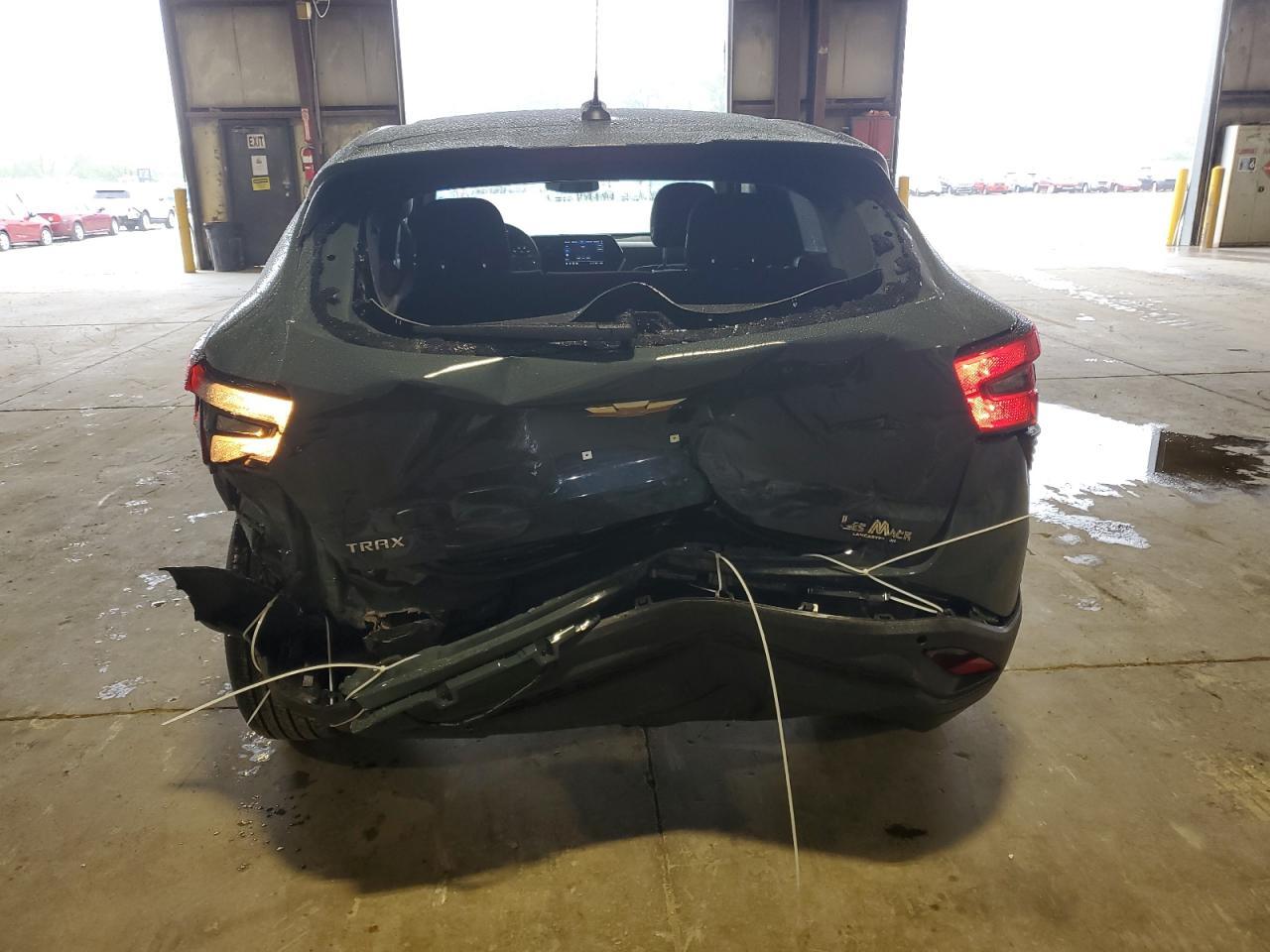 2025 Chevrolet Trax Ls - Image 6