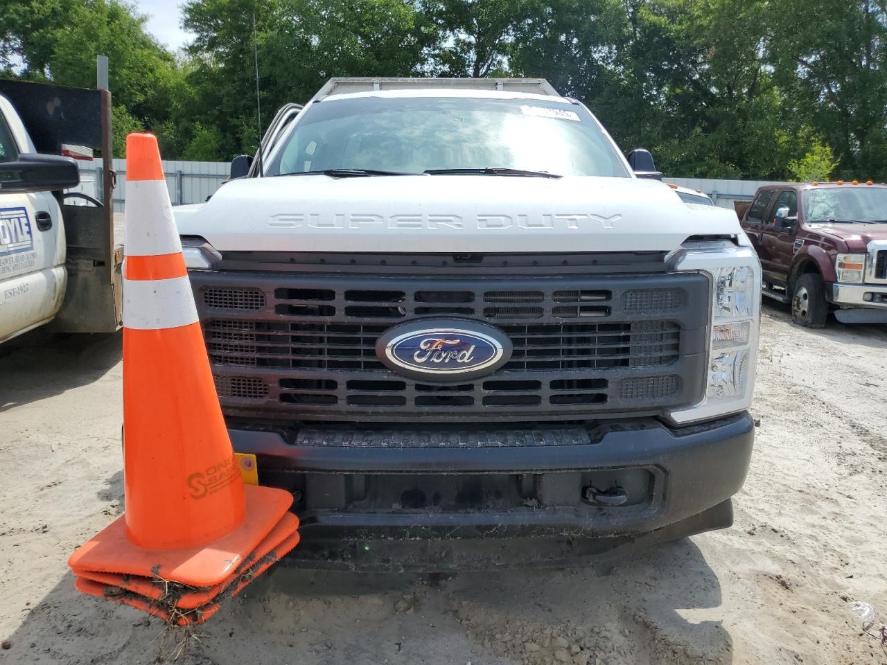 2024 Ford F250 Super Duty - Фото 5