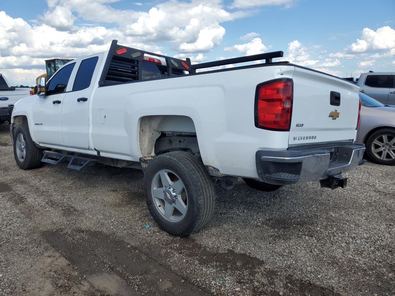 2019 Chevrolet Silverado C2500 Heavy Duty - Image 2
