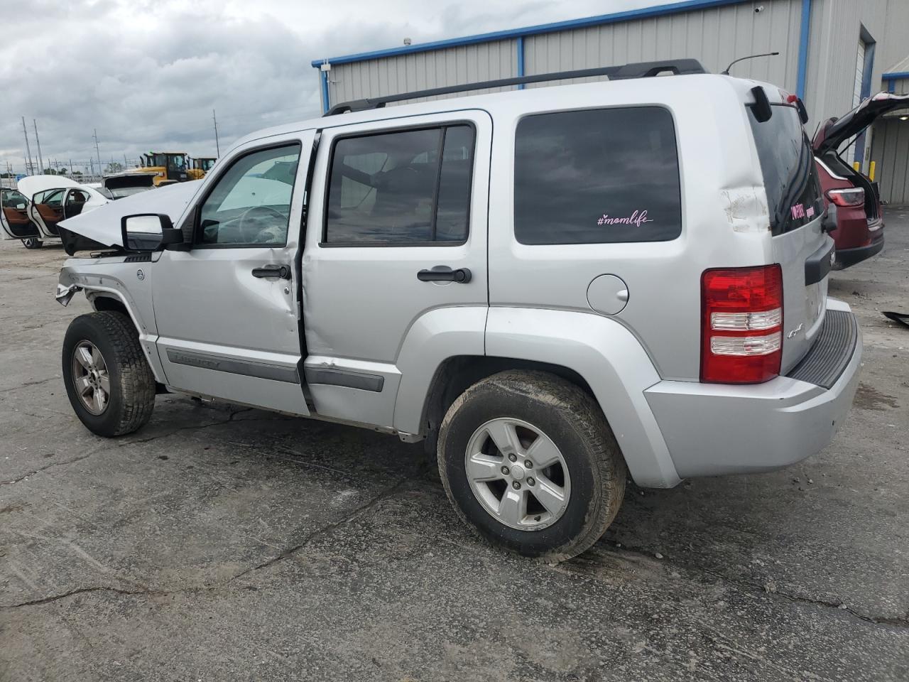 2012 Jeep Liberty Sport - Фото 2