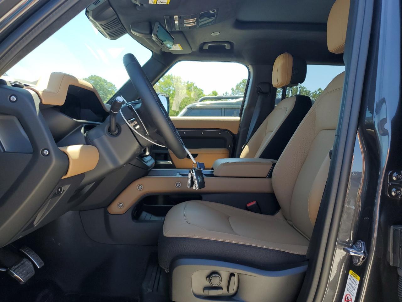 2025 Land Rover Defender 110 - Фото 7