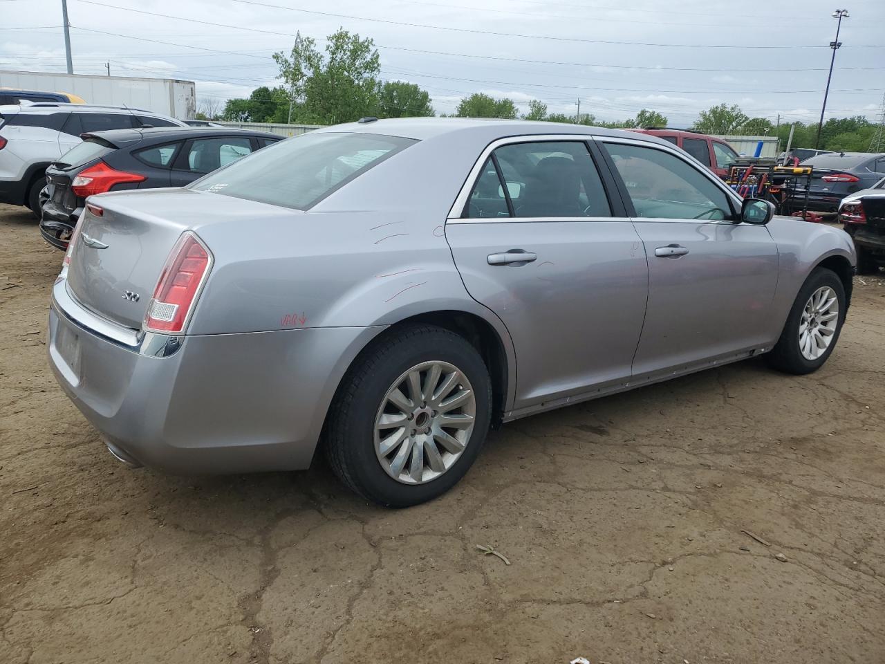 2013 Chrysler 300 - Фото 3