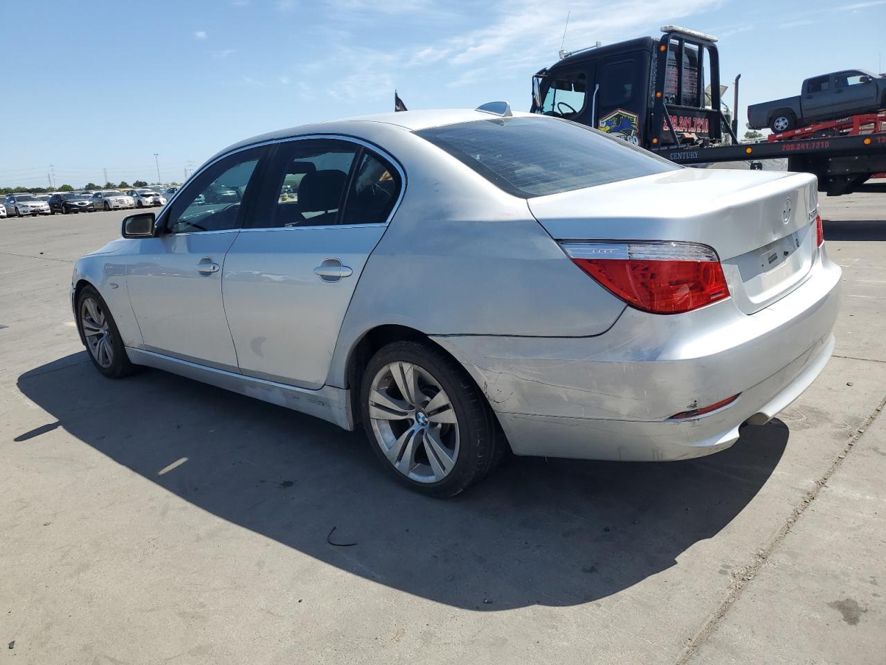 2010 BMW 528 I - Image 2