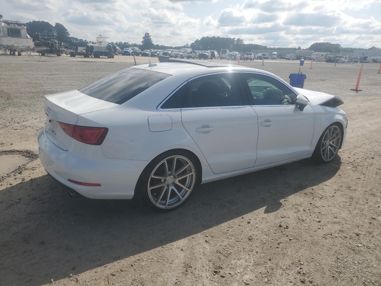 2015 Audi A3 Premium Plus - Фото 3