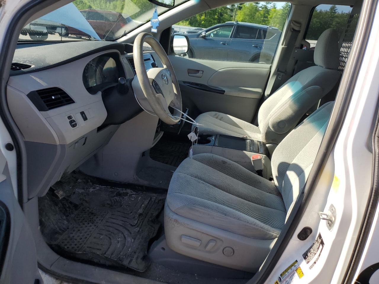 2011 Toyota Sienna Le - Фото 7