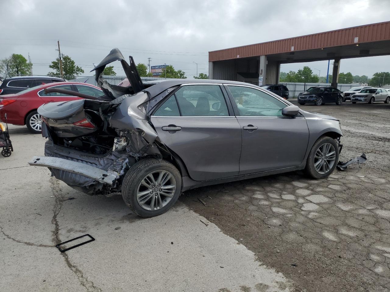 2015 Toyota Camry Le - Фото 3