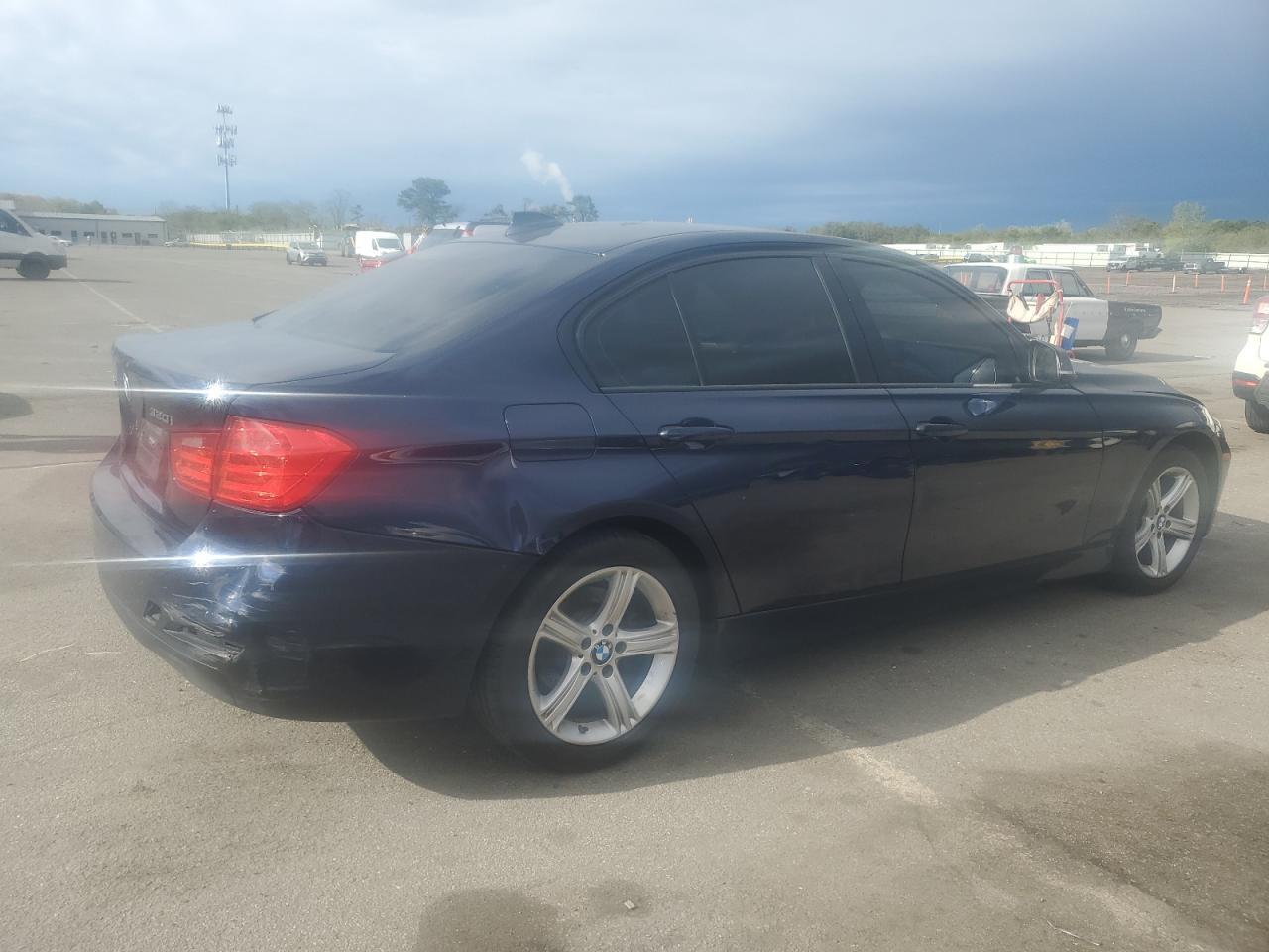 2014 BMW 320 I xDrive - Фото 3