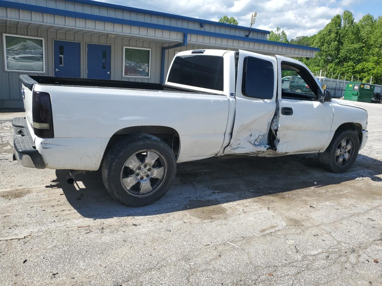 2005 GMC New Sierra C1500 - Фото 3