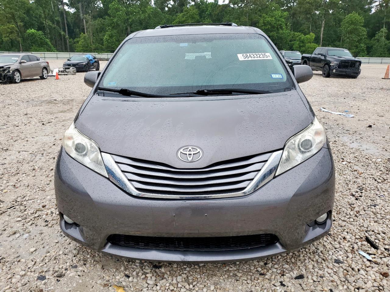 2016 Toyota Sienna Xle - Фото 5