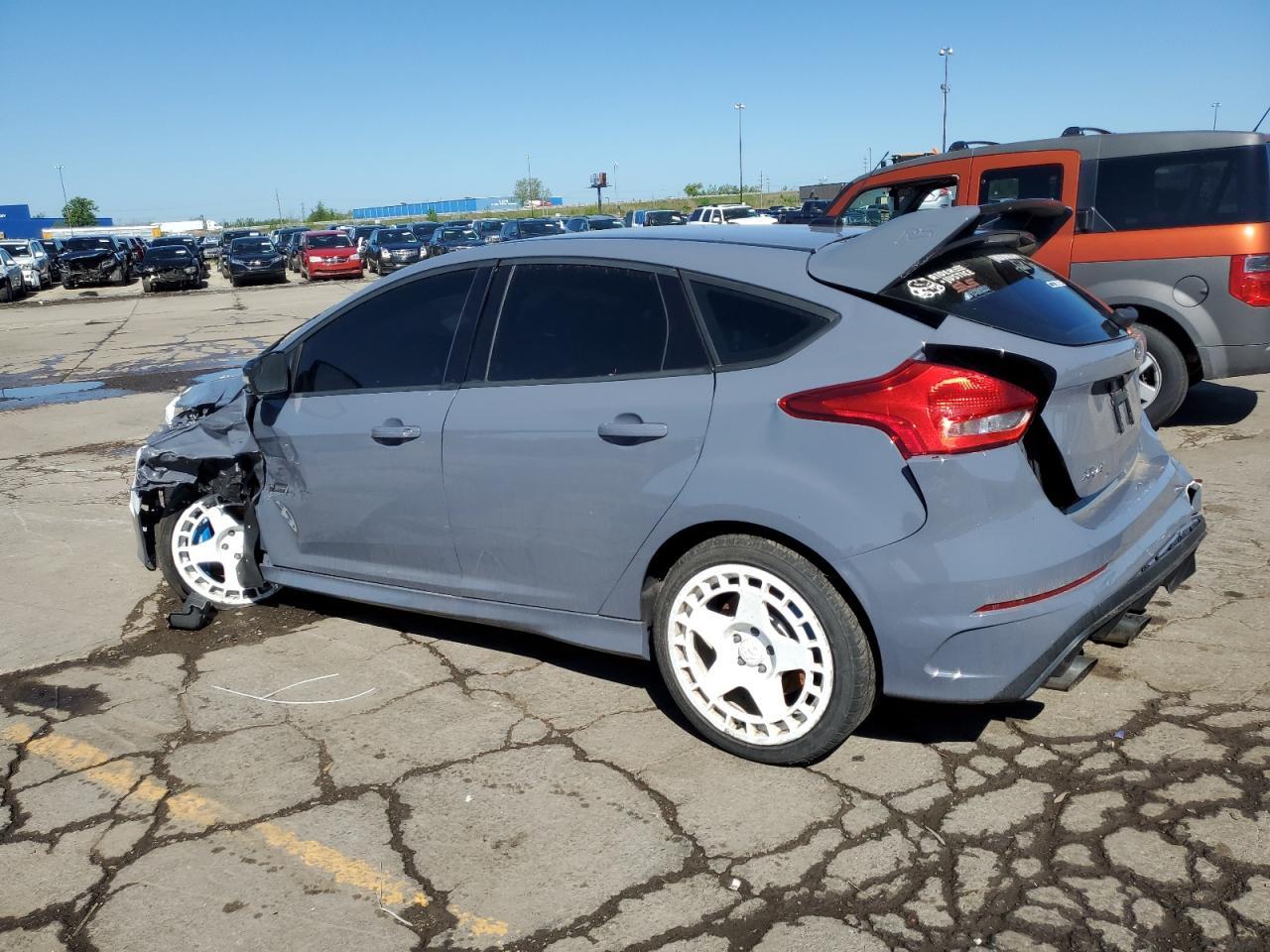 2017 Ford Focus Rs - Фото 2