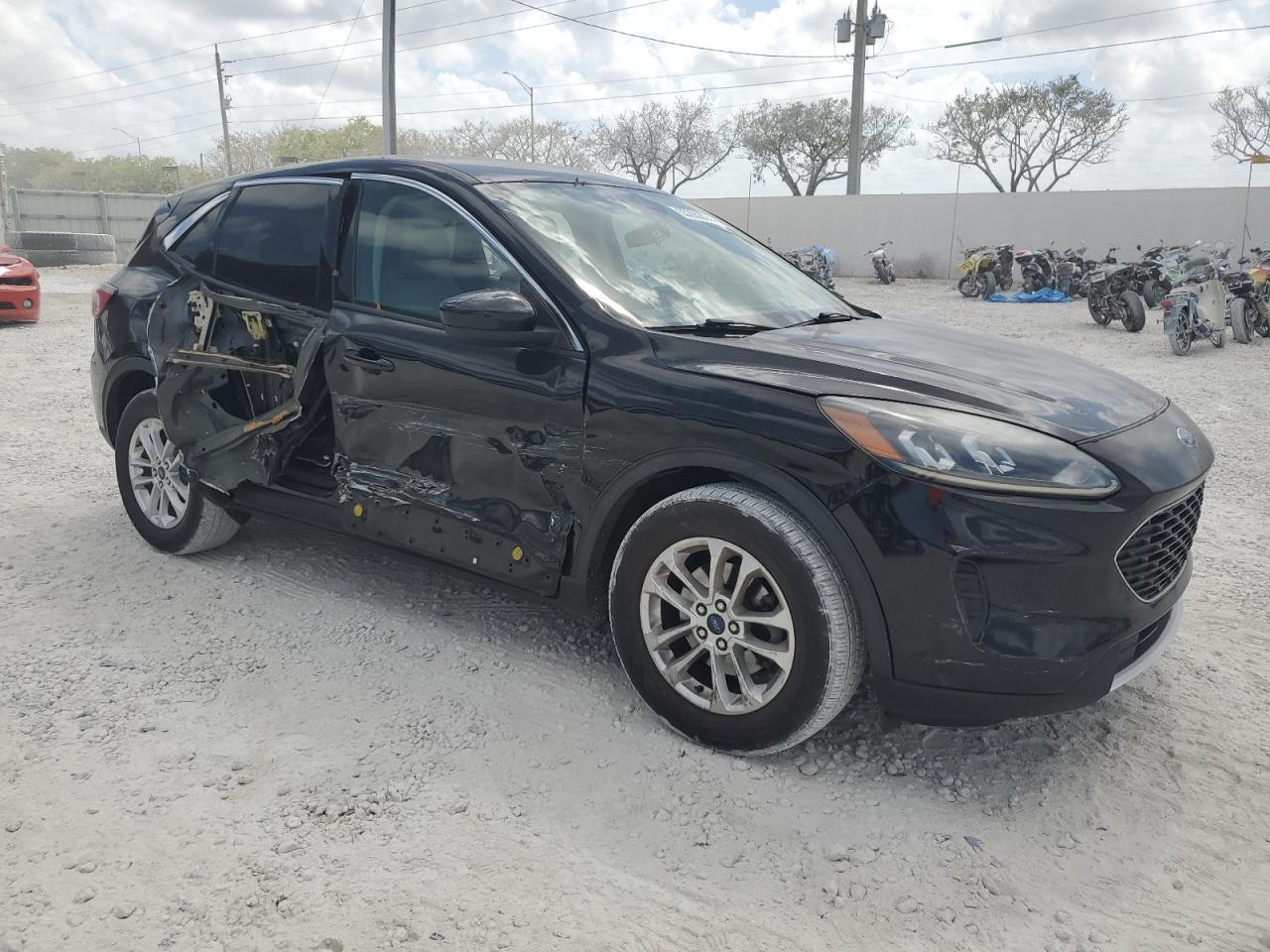 2020 Ford Escape Se - Image 4