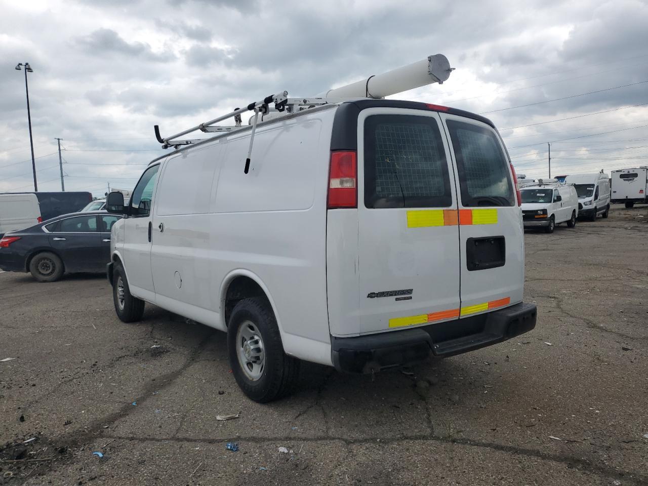 2013 Chevrolet Express G2500 - Image 2