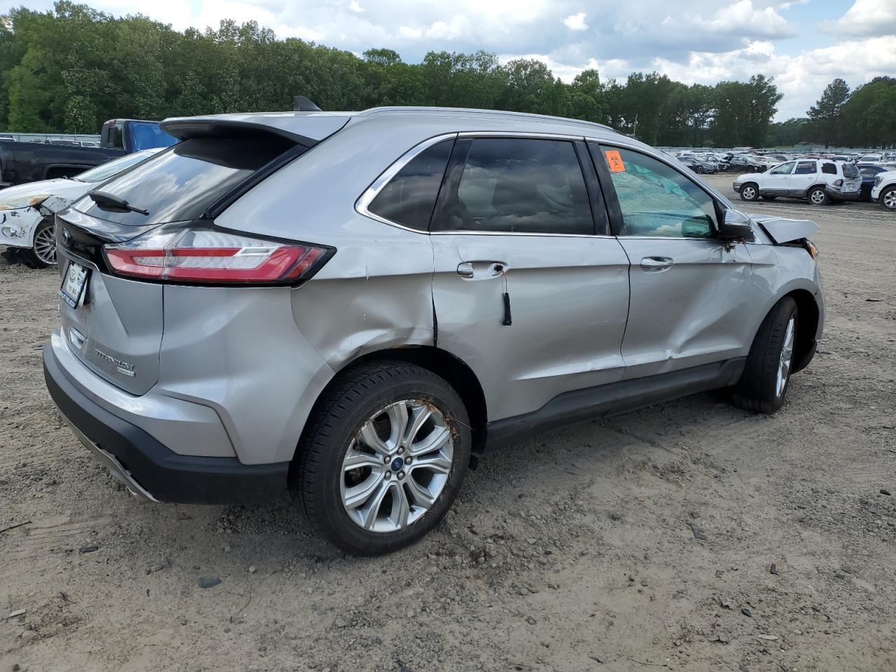 2020 Ford Edge Titanium - Image 3