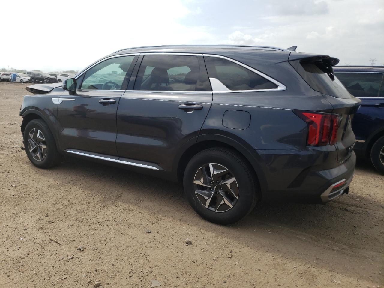 2022 Kia Sorento S - Фото 2