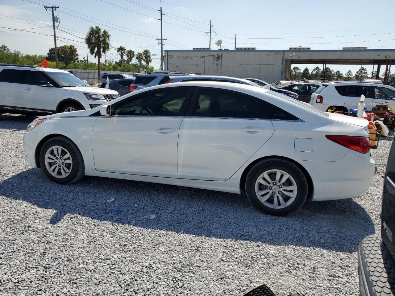2011 Hyundai Sonata Gls - Image 2