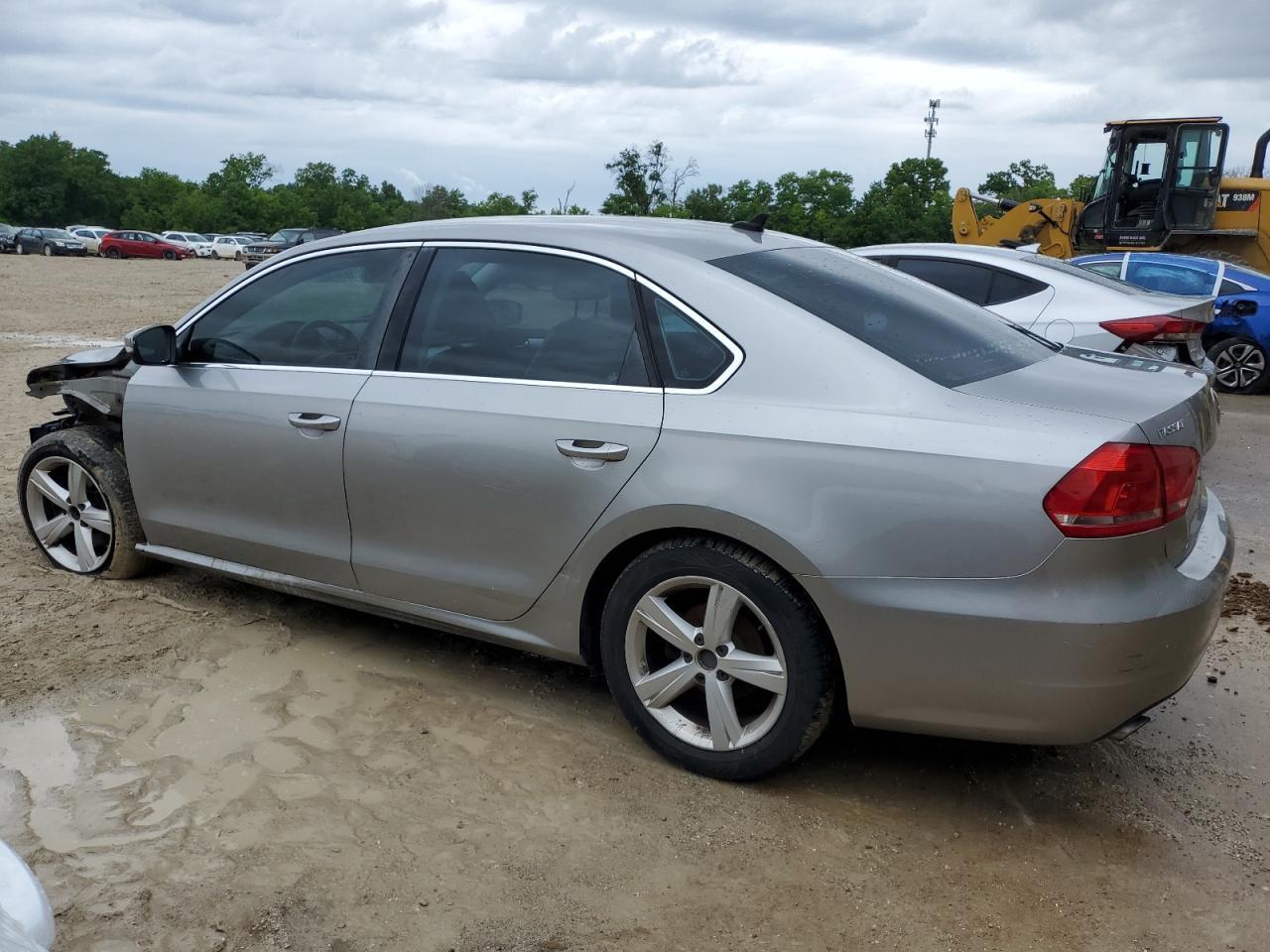 2013 Volkswagen Passat Se - Image 2