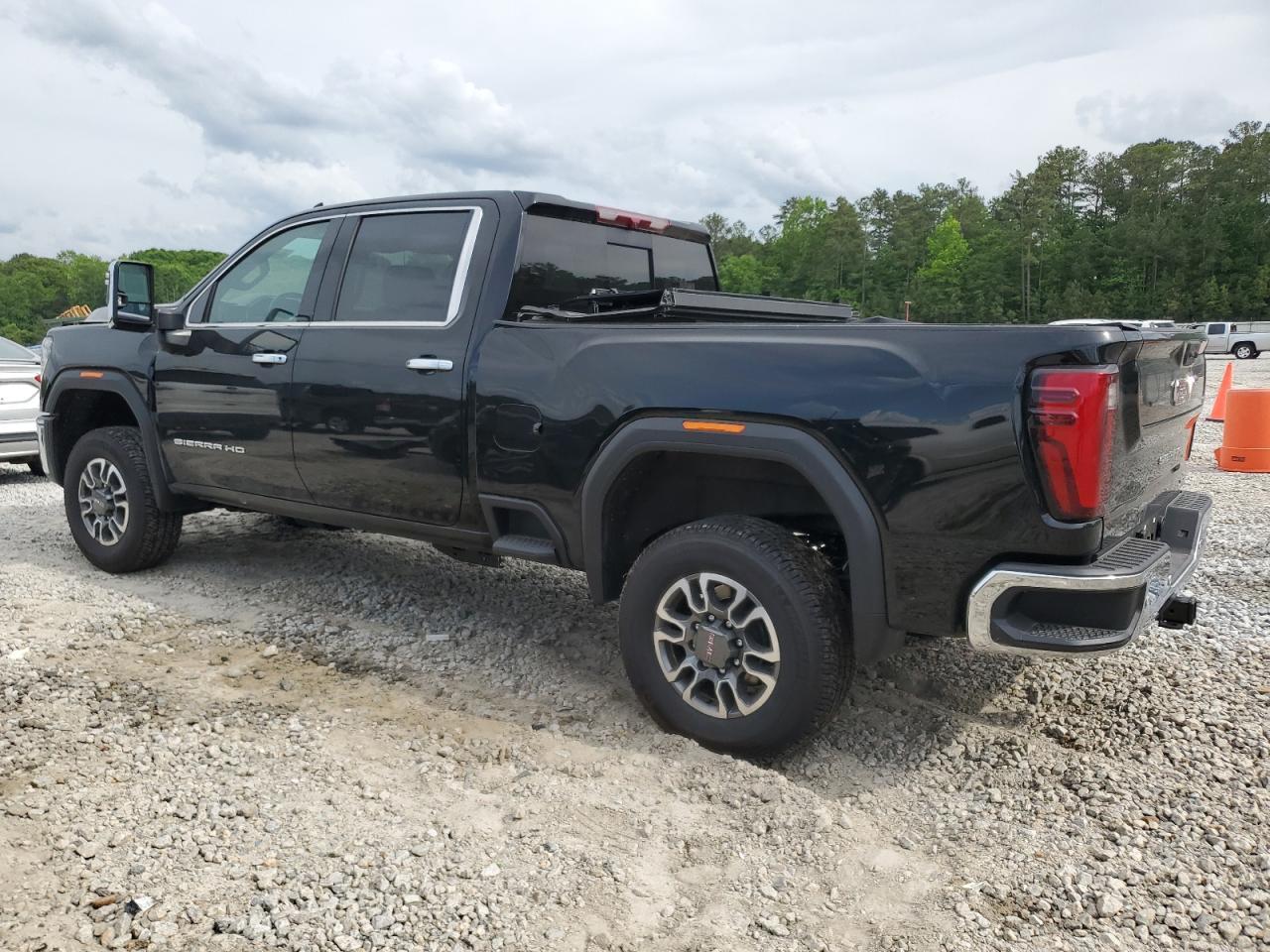 2025 GMC Sierra C2500 Slt - Image 2