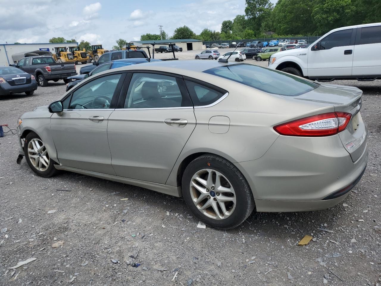 2016 Ford Fusion Se - Image 2