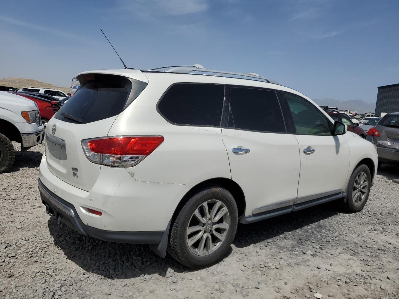 2013 Nissan Pathfinder S - Фото 3