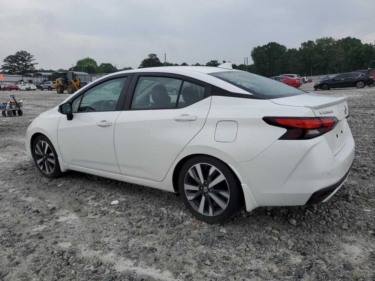 2021 Nissan Versa Sr - Фото 2