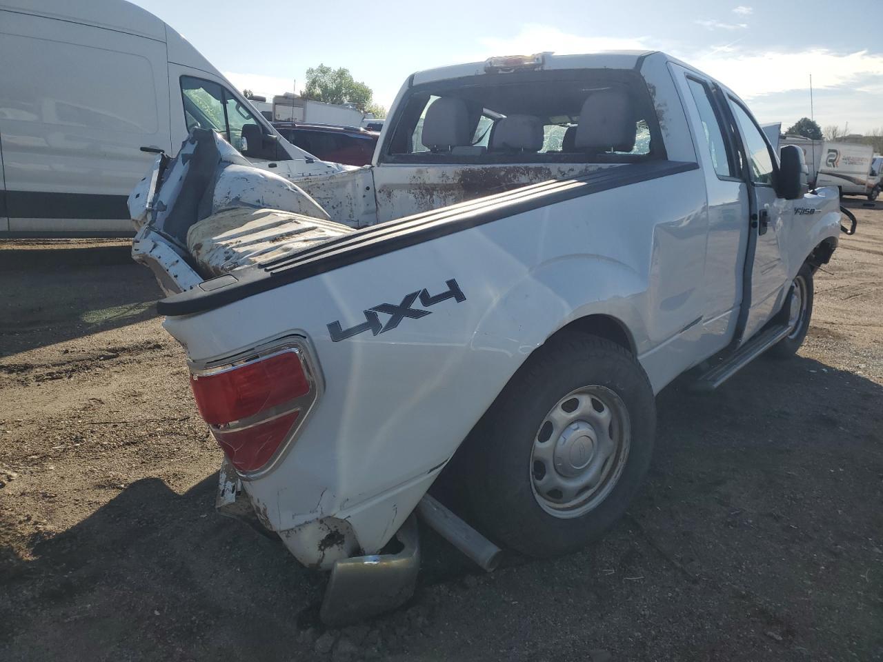 2012 Ford F150 Super Cab - Фото 3