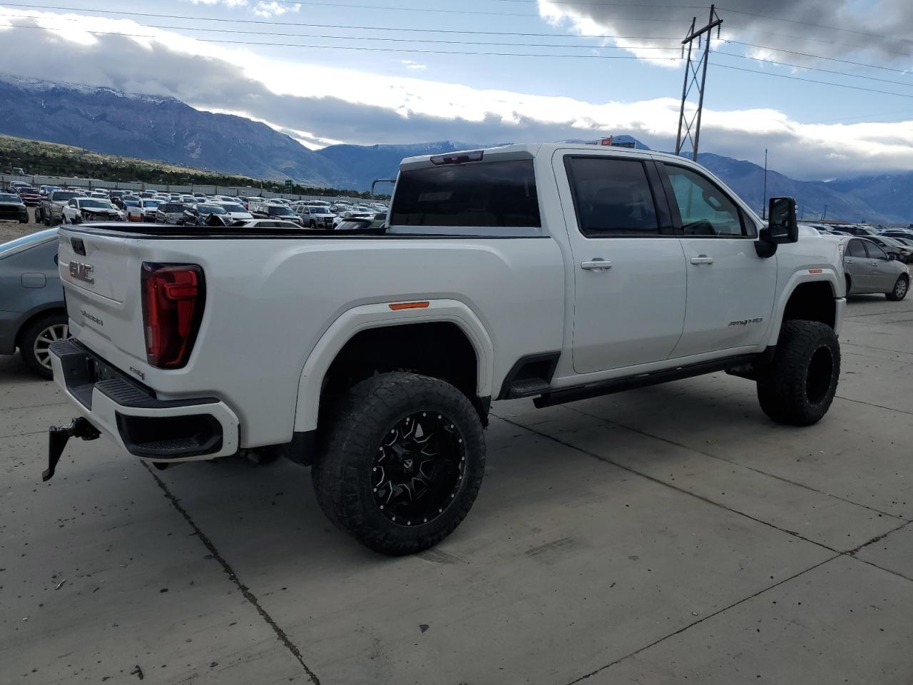 2022 GMC Sierra K2500 At4 - Фото 3