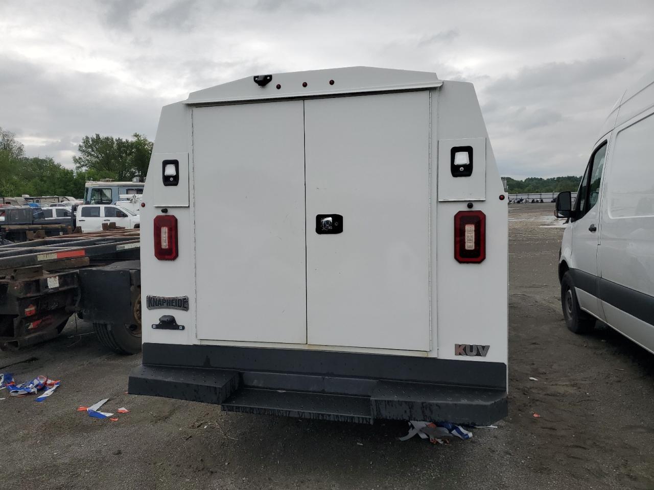 2022 Chevrolet Express G3500 - Image 6