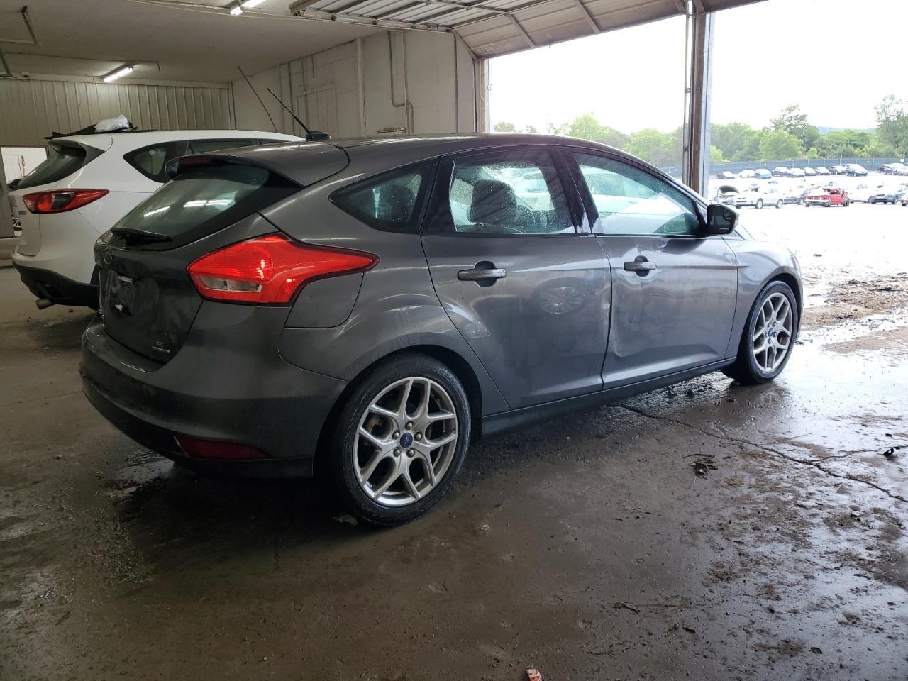 2015 Ford Focus Se - Image 3