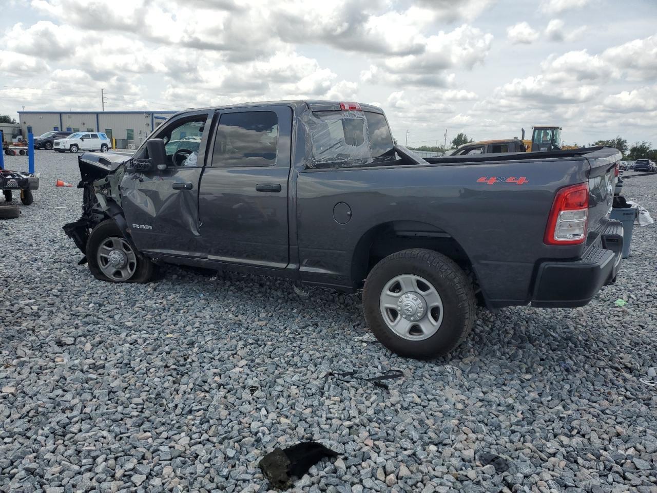 2022 Ram 2500 Tradesman - Фото 2