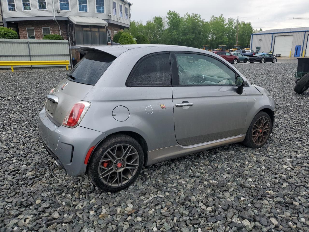 2018 Fiat 500 Abarth - Фото 3
