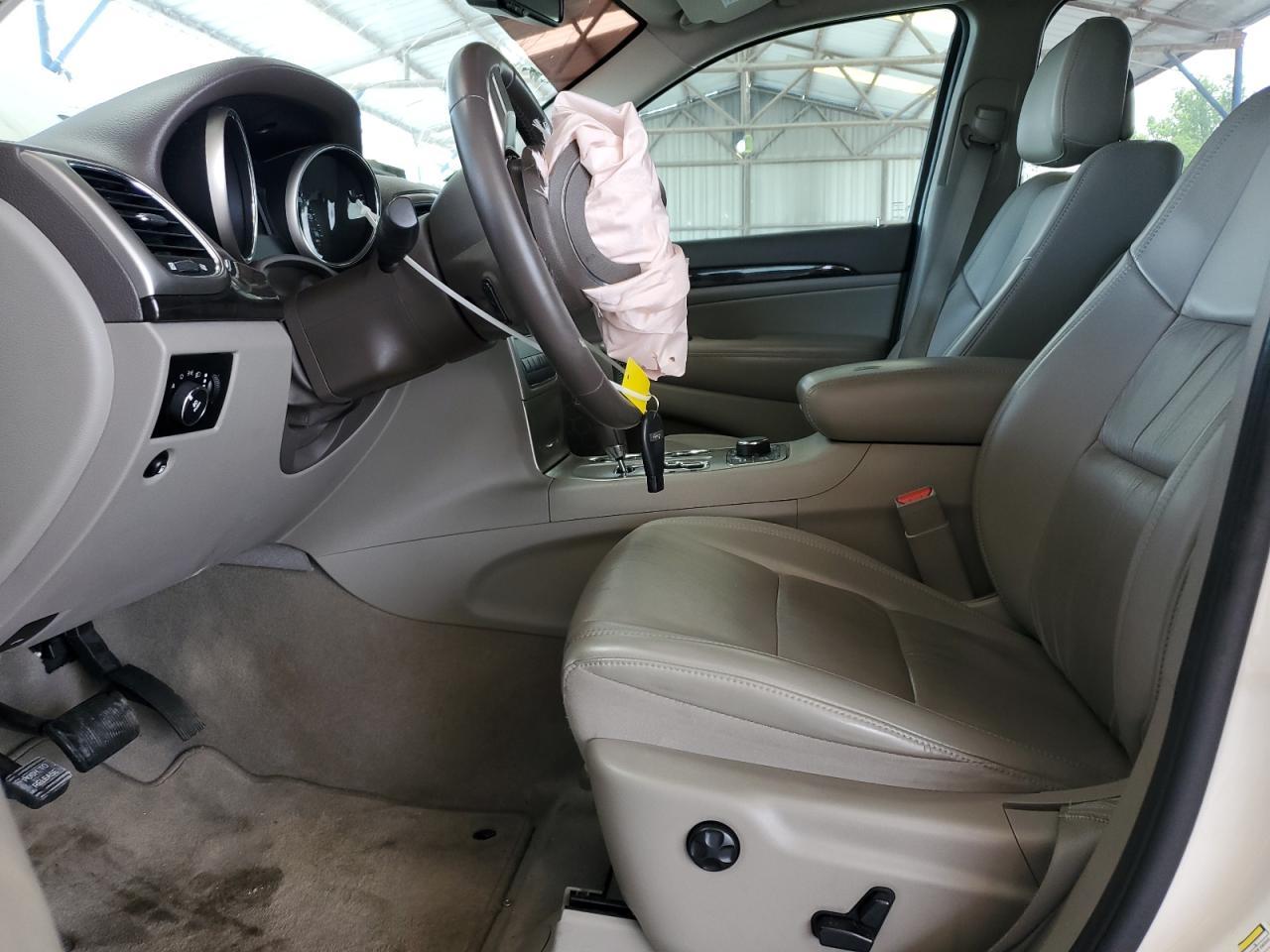 2011 Jeep Grand Cherokee Laredo - Image 7