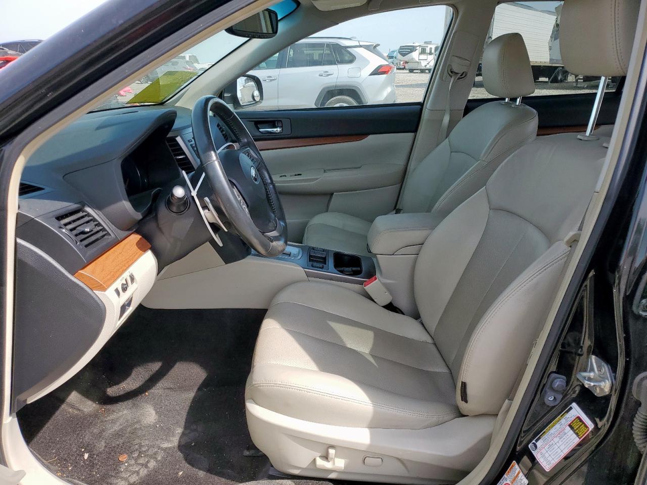 2013 Subaru Outback 2.5I Limited - Image 7