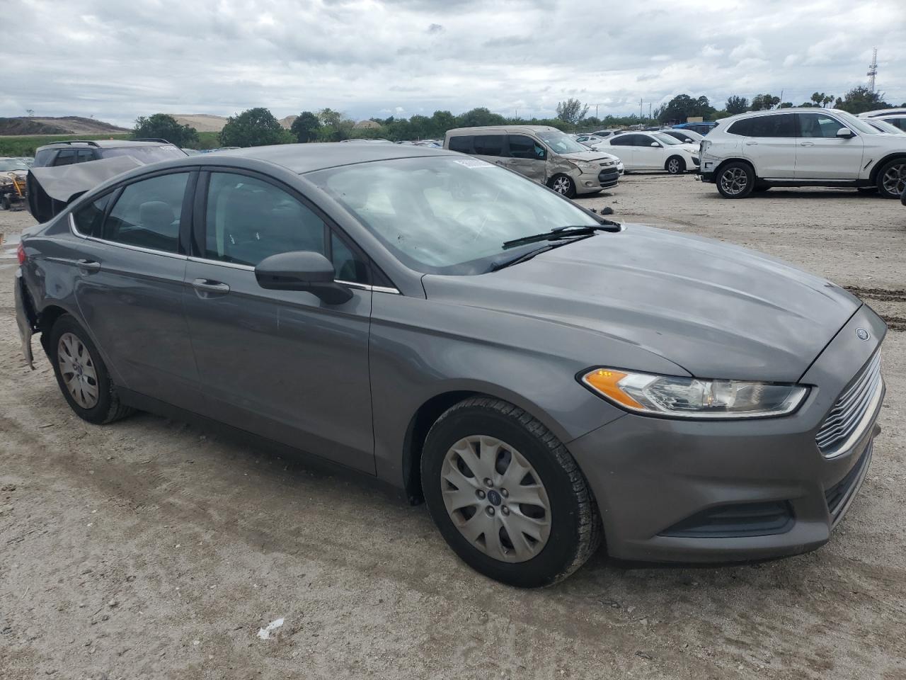 2014 Ford Fusion S - Image 4