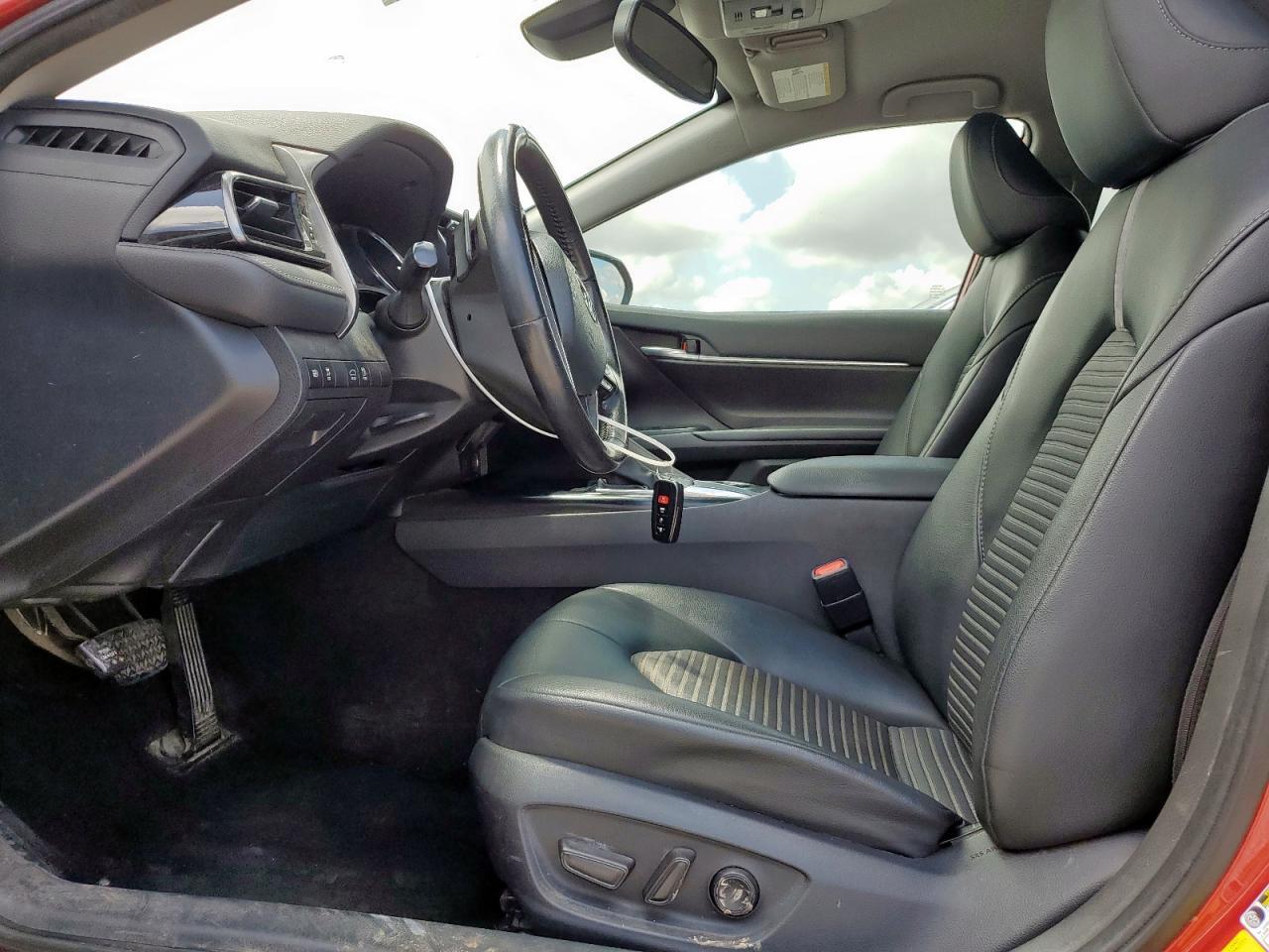 2020 Toyota Camry Se - Image 7